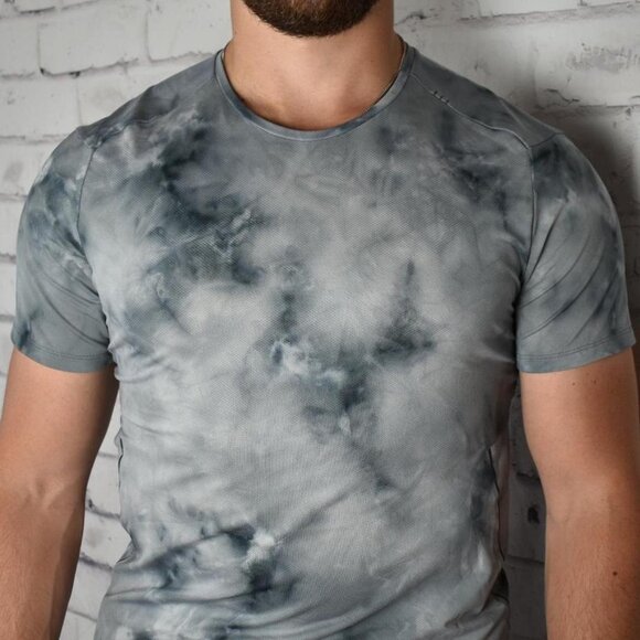 RARE Lululemon Mens Tie Dye Reflective Breathe-Lite Mesh Tshirt - Picture 2 of 6